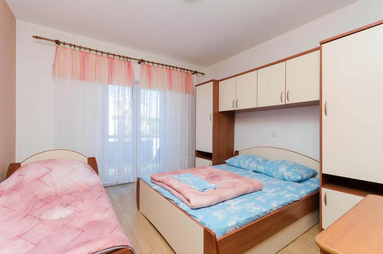 Apartments Rajka Лопар Экстерьер фото