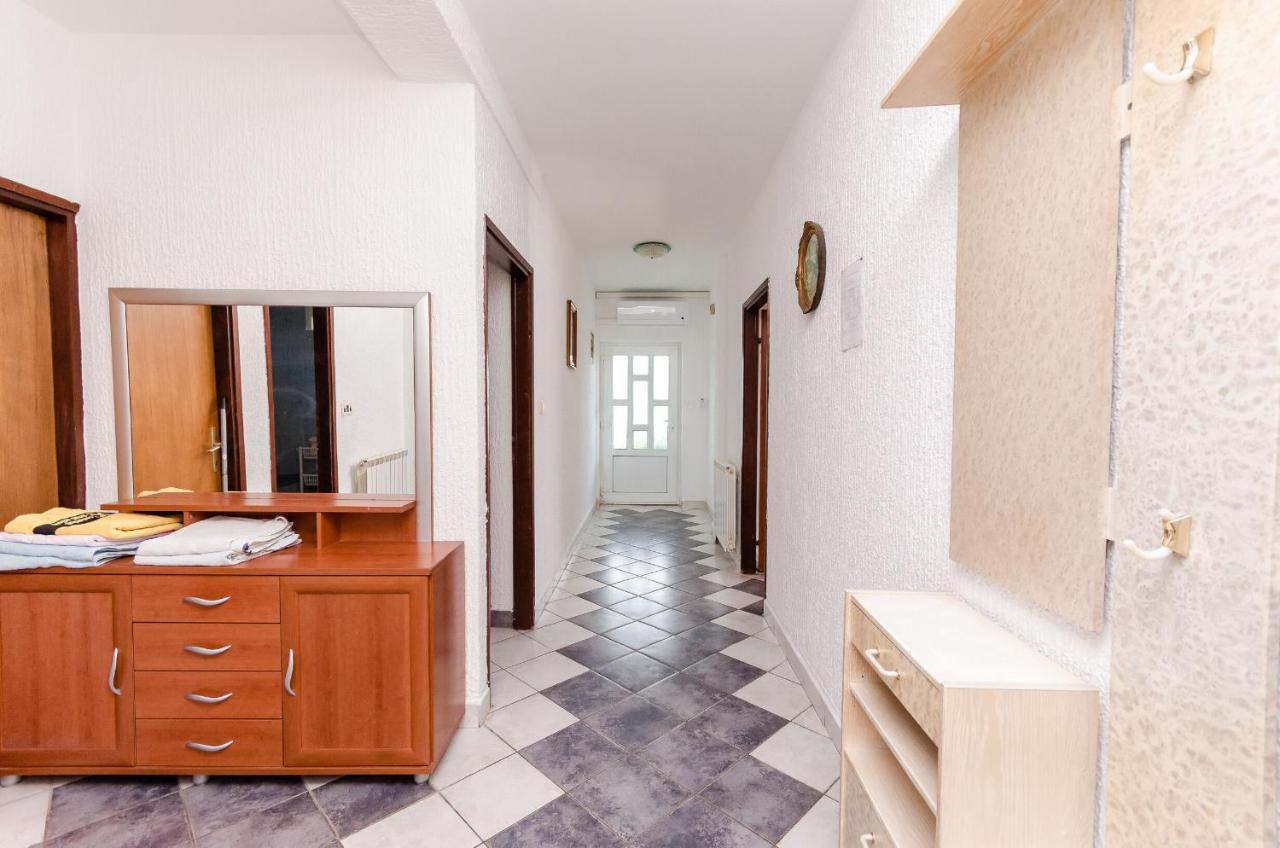 Apartments Rajka Лопар Экстерьер фото