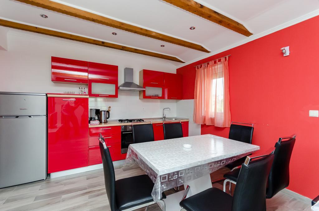 Apartments Rajka Лопар Экстерьер фото